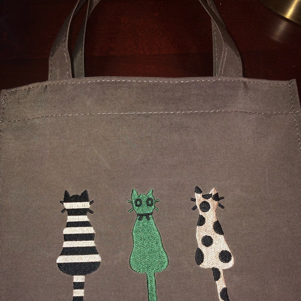 BRAND NEW Korean-made Small Bag with Cat Embroidery - Picture 7 of 12